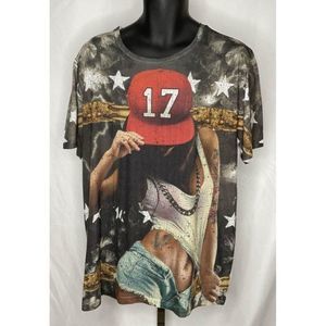 Xxl NWOT Twisted Soul 2XL Urban Streetweat tshirt female with baseball cap and c
